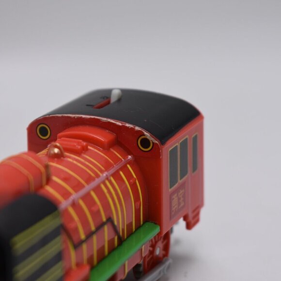 Thomas & Friends TrackMaster Yong Bao The Hero Motorized Train Engine 2013 - Picture 3 of 8